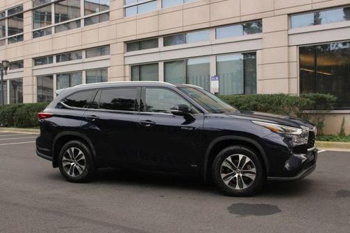 2021 Toyota Highlander Hybrid XLE