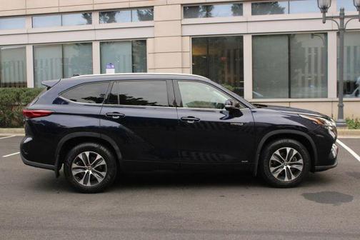 2021 Toyota Highlander Hybrid XLE