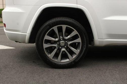 White 2017 Jeep Grand Cherokee Overland