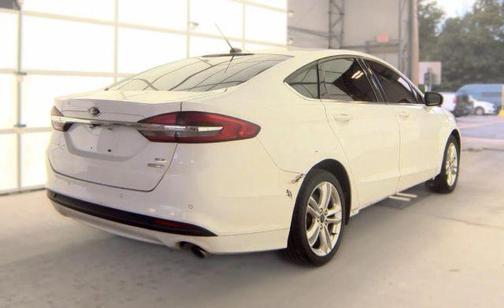 White 2018 Ford Fusion SE