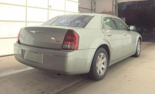 2005 Chrysler 300 Touring