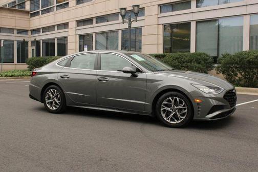 2022 Hyundai SONATA SEL