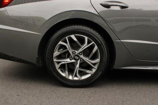 2022 Hyundai SONATA SEL