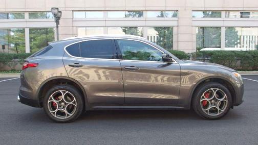 2018 Alfa Romeo Stelvio Base