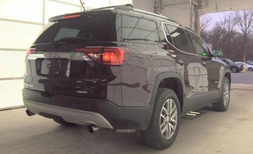 2017 GMC Acadia SLE-2