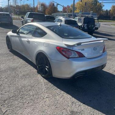2010 Hyundai Genesis Coupe 3.8 Track