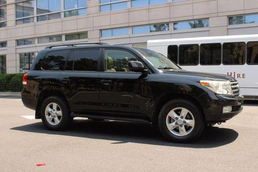 2011 Toyota Land Cruiser V8
