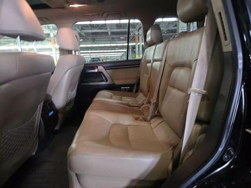 2011 Toyota Land Cruiser V8