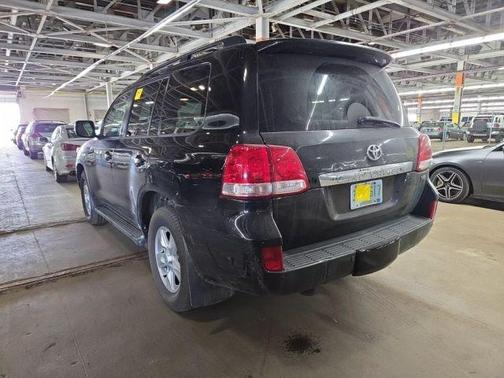 2011 Toyota Land Cruiser V8
