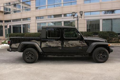 2022 Jeep Gladiator Sport