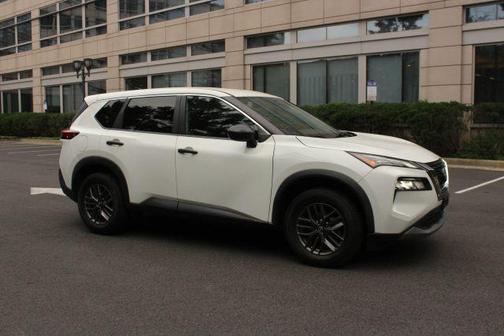 White 2022 Nissan Rogue S