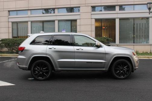 2017 Jeep Grand Cherokee Altitude