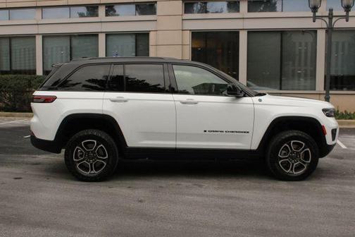 2022 Jeep Grand Cherokee 4xe Trailhawk