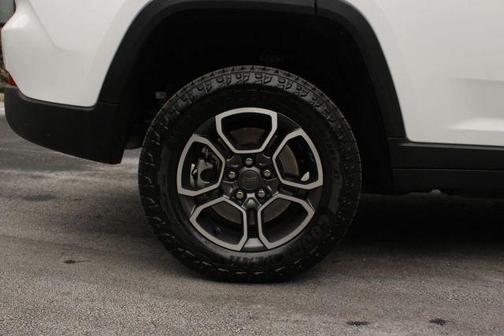 2022 Jeep Grand Cherokee 4xe Trailhawk