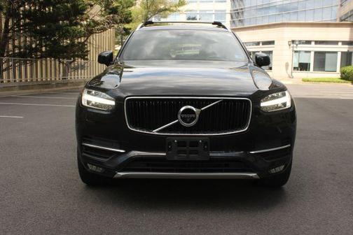 2018 Volvo XC90 T6 Momentum