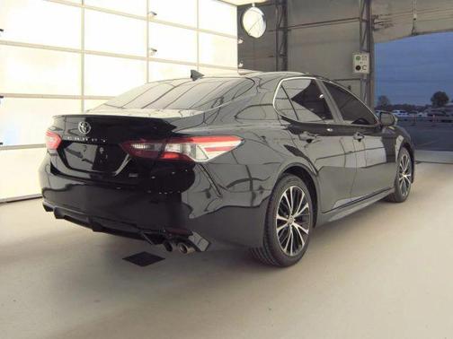 Black 2020 Toyota Camry SE