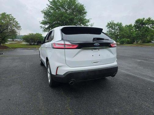 White 2020 Ford Edge SE