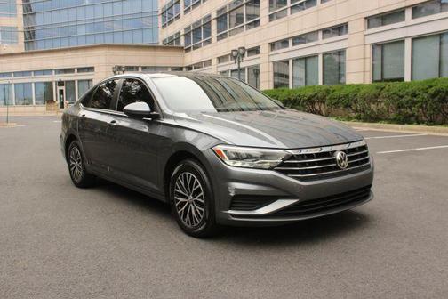 Platinum Gray Metallic 2021 Volkswagen Jetta 1.4T SE