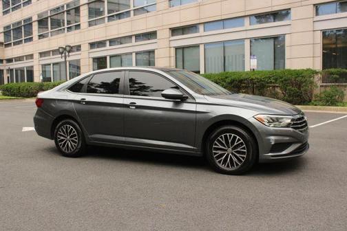 Platinum Gray Metallic 2021 Volkswagen Jetta 1.4T SE