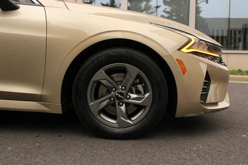 2022 Kia K5 LXS