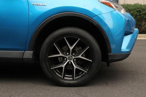 2017 Toyota RAV4 Hybrid SE