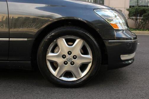 2004 Lexus LS 430 