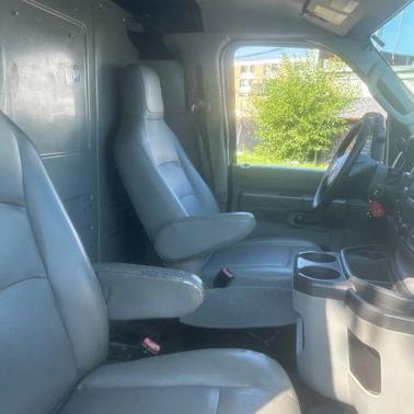 2013 Ford E350 Super Duty Base