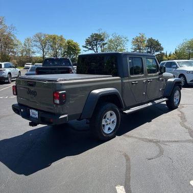 Gray 2020 Jeep Gladiator Sport