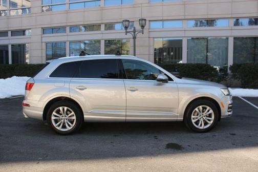 2019 Audi Q7 55 Premium Plus