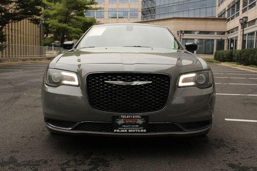 2018 Chrysler 300 Touring
