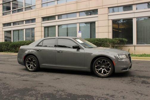 2018 Chrysler 300 Touring
