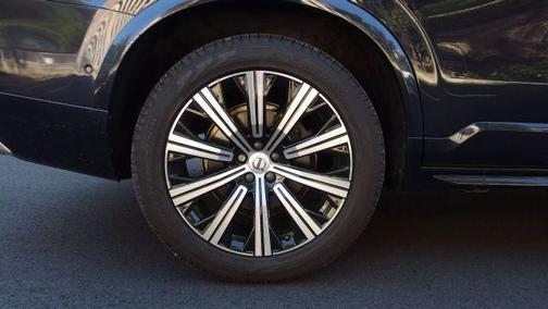 2017 Volvo XC90 T6 Momentum