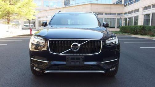 2017 Volvo XC90 T6 Momentum