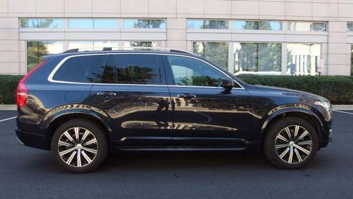 2017 Volvo XC90 T6 Momentum