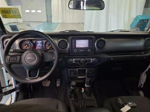 2021 Jeep Gladiator Sport