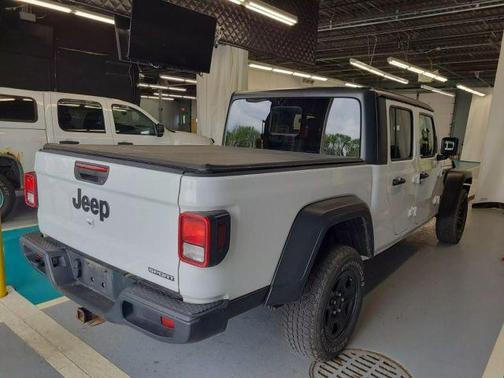 2021 Jeep Gladiator Sport