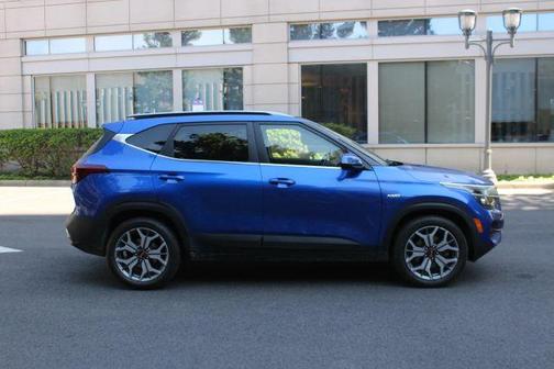 Blue 2021 Kia Seltos S