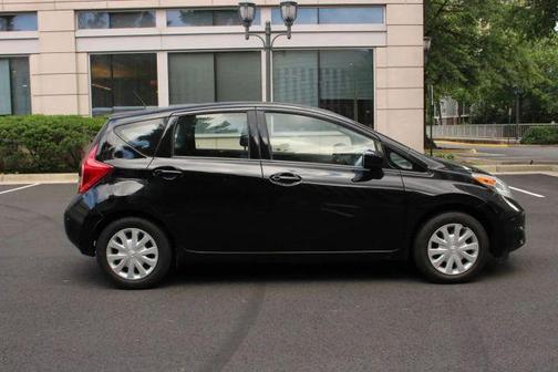 Black 2016 Nissan Versa Note SV