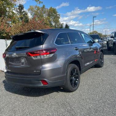 2019 Toyota Highlander SE