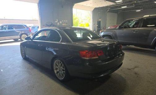 Gray 2007 BMW 328 i