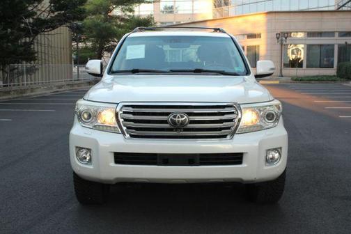2013 Toyota Land Cruiser V8