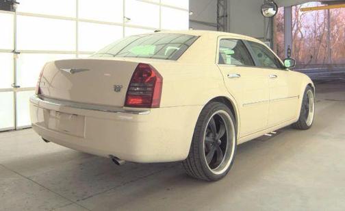 2007 Chrysler 300C Base