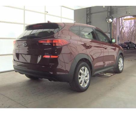 Red 2020 Hyundai TUCSON SE
