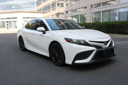 White 2023 Toyota Camry SE