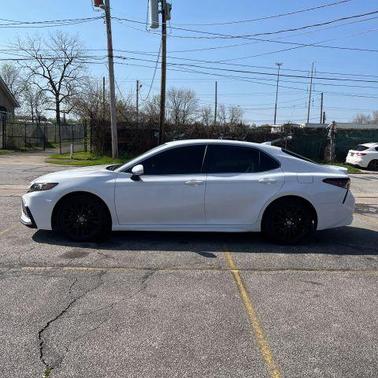 White 2023 Toyota Camry SE