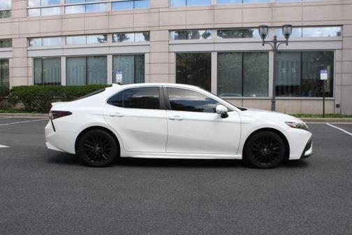 White 2023 Toyota Camry SE