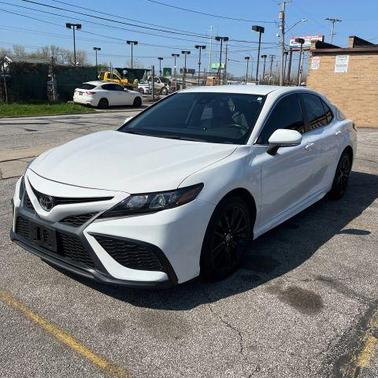 White 2023 Toyota Camry SE