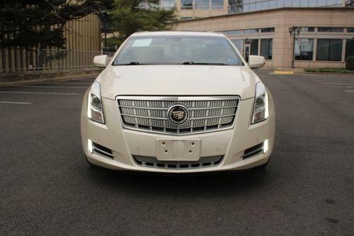White 2013 Cadillac XTS Platinum