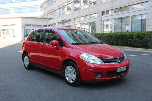 Red Alert 2012 Nissan Versa 1.8 S