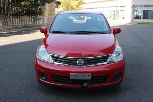 Red Alert 2012 Nissan Versa 1.8 S